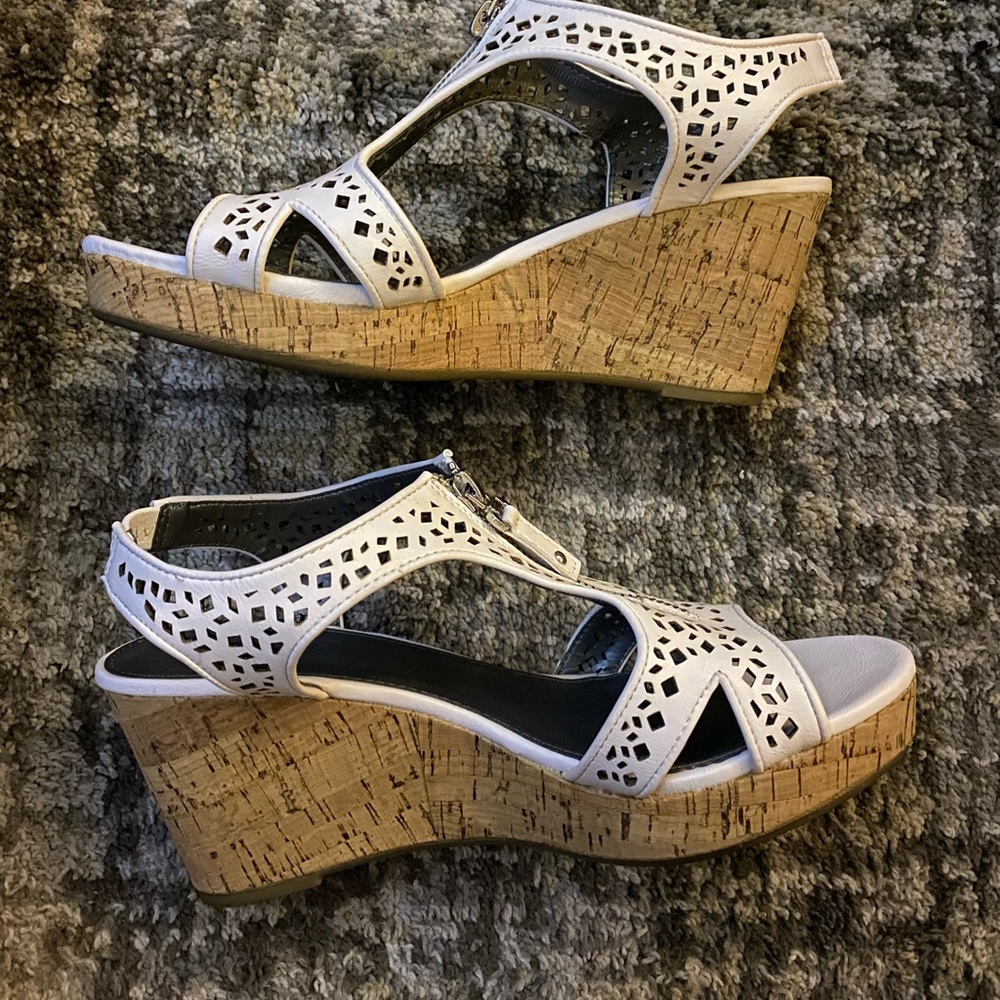Diva Wedges in White size 8.5